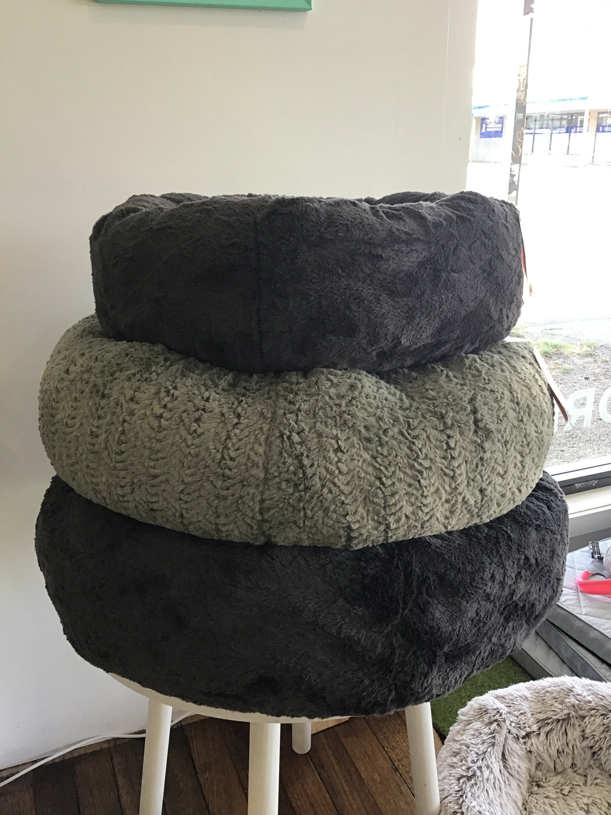Calming Luxe Donut Bed