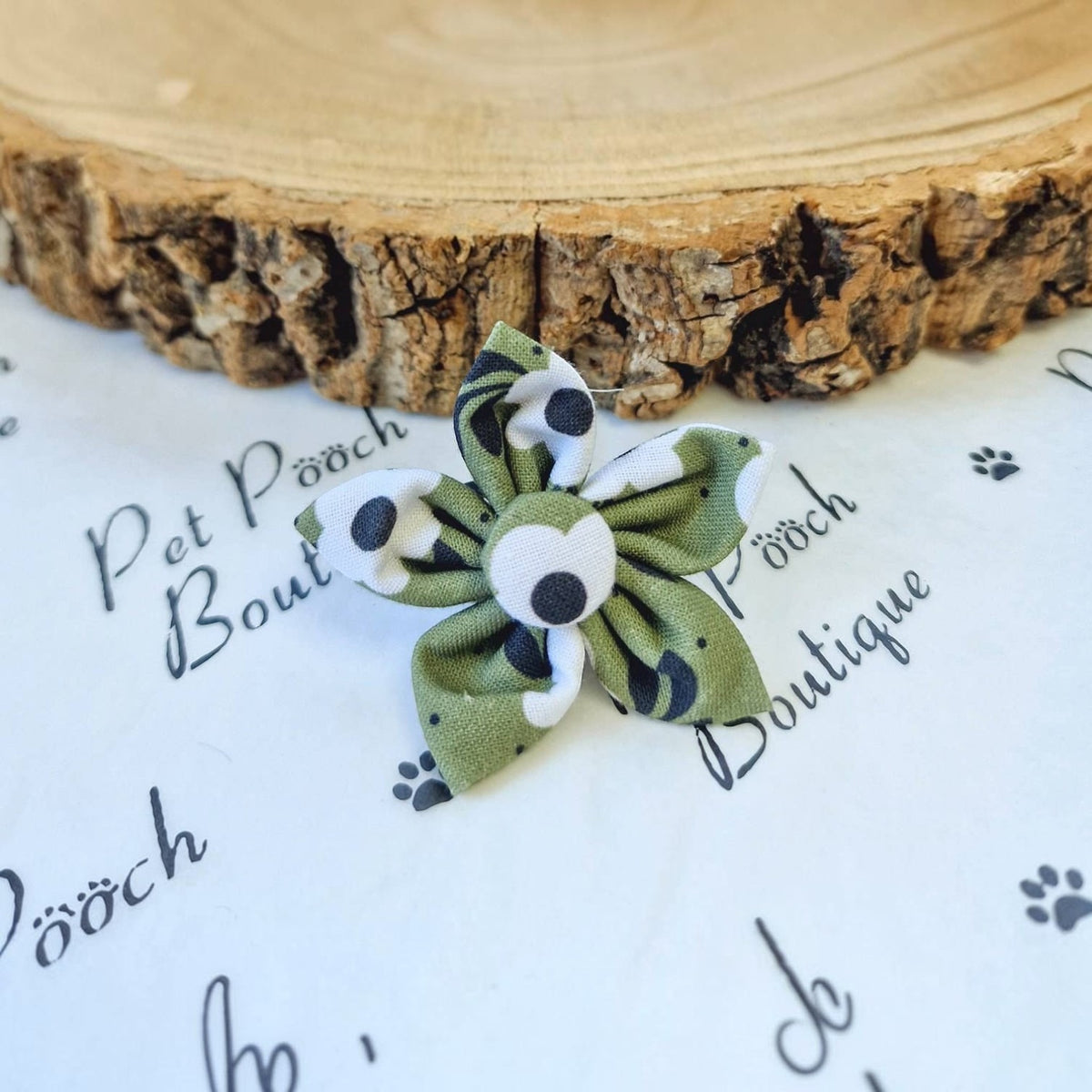 Green Meadow Daisy Detachable Flower Dog Collar Accessory